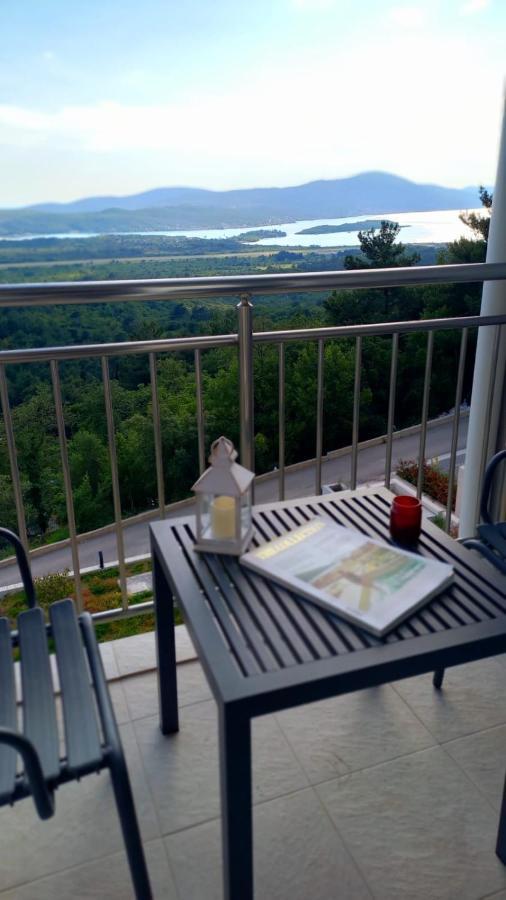 Cozy Apartments With Pool And Splendid Seaview Kavač Eksteriør bilde